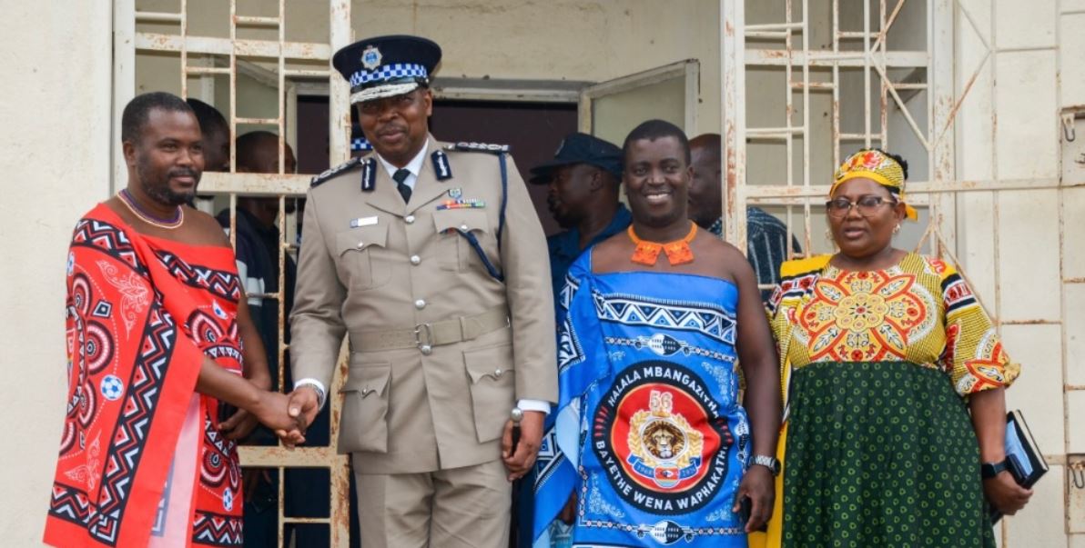 Minister S'khumbuzo Dlamini hands over new police office structures to the Royal Eswatini Police Services in Phonjwane.