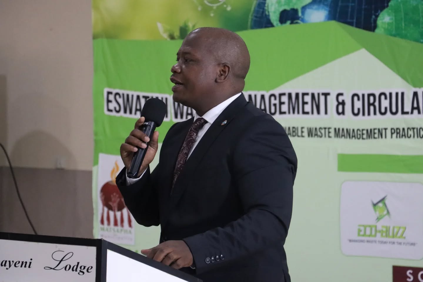 Isaac Dladla, Executive Director of the Eswatini Environment Authority, speaks at the Eswatini Waste Management and Circular Economy Seminar held from 24–25 March 2025 at Esibayeni Lodge