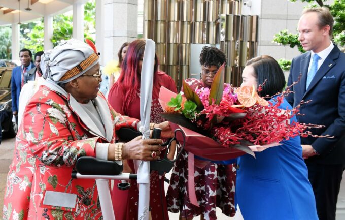 Her Majesty the Indlovukazi arrives at Changi Airport in Singapore for an official visit.