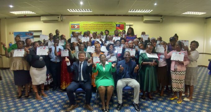 Rural Health Motivators pose for a group photo with officials from the Ministry of Health and the Taiwan Technical Mission at the close of a three-day NCD training workshop held from 21 to 23 May.