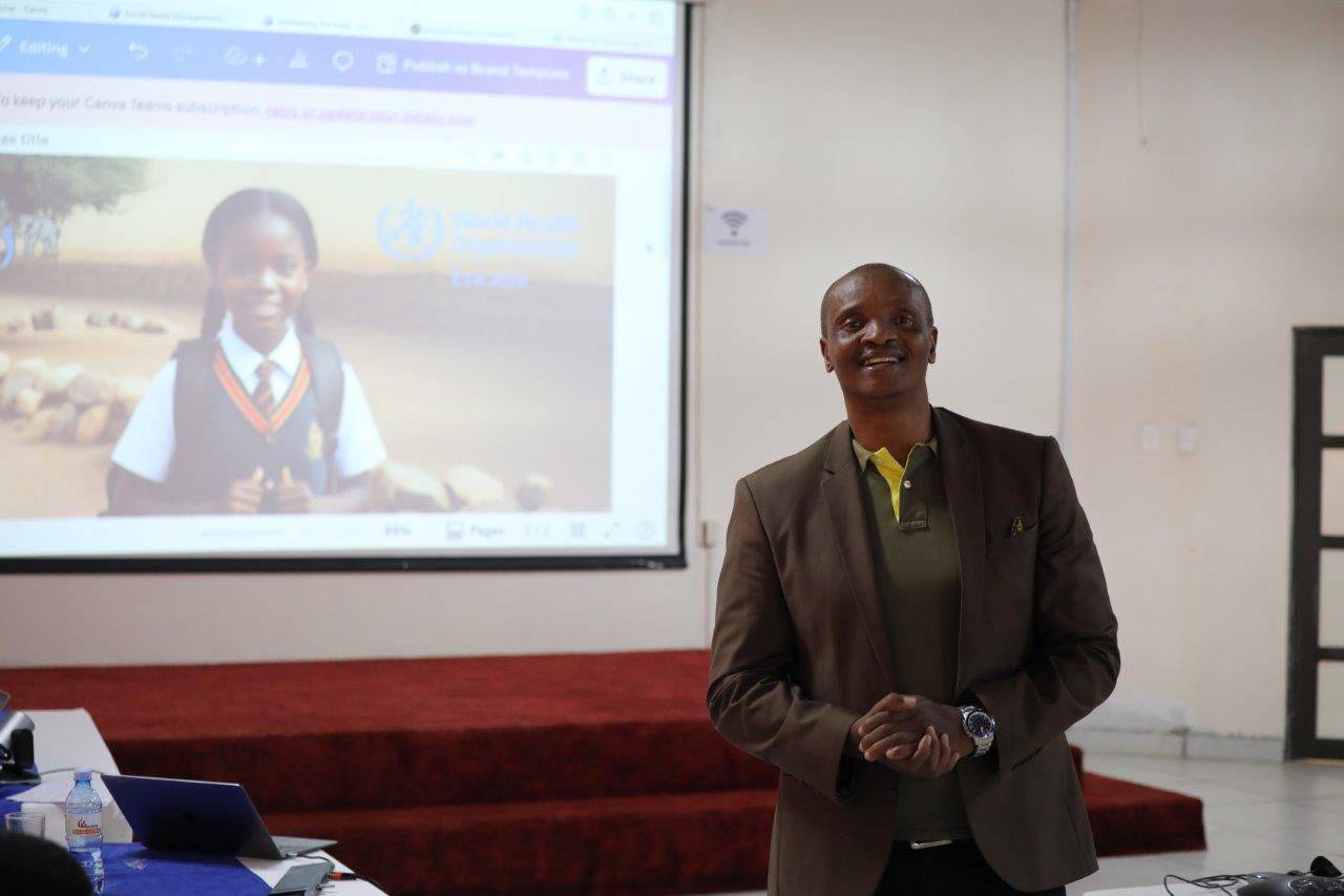 Sbu Mngadi delivers a session on AI-powered health communication during a training for health professionals at Sibane Sami Hotel. Photo: Stratcom