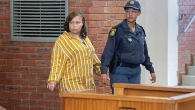 Kelly Smith (L) was found guilty of trafficking her six-year-old daughter © RODGER BOSCH / AFP