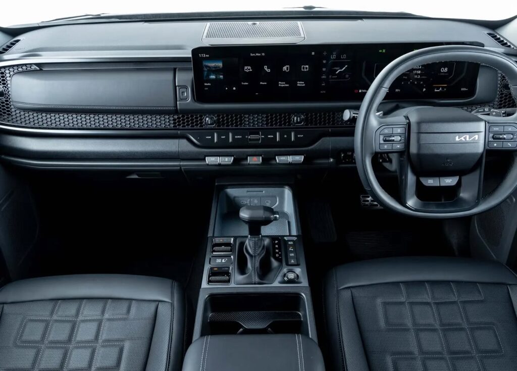 South Africa-bound models loose the steering column-mounted gear selector for a conventional lever. Picture: Kia South Africa