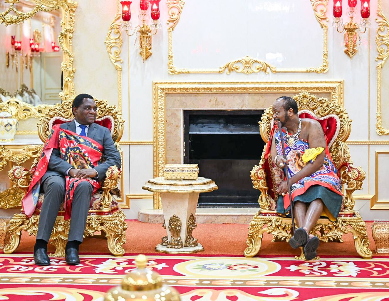 His Majesty King Mswati III receives Zambian President Hakainde Hichilema at the Royal Palace in Eswatini.