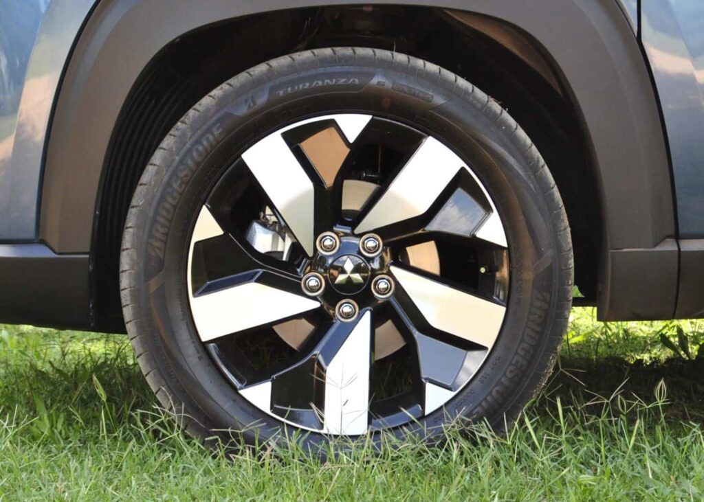 All variants ride on 18-inch alloy wheels, with a diamond-cut design featuring on the Exceed. Picture: Charl Bosch