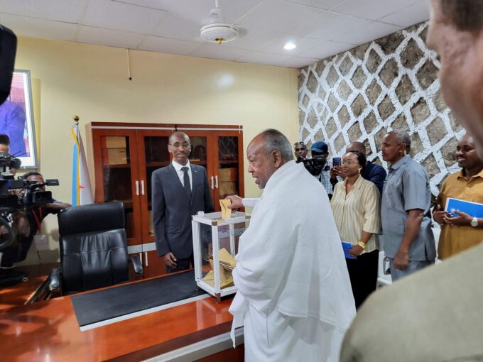 Djibouti's President Ismael Omar Guelleh casts his ballot during the Presidential elections at the City Hall polling centre in Ras-Dika district of Djibouti City in Djibouti April 10, 2026. REUTERS/Abdourahim Arteh