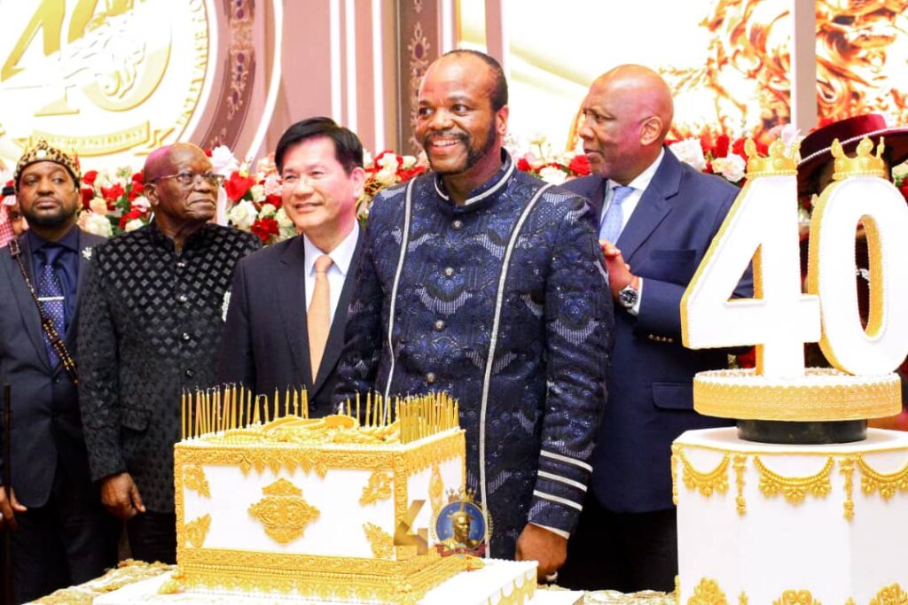 His Majesty King Mswati III cuts the celebratory cake alongside regional heads of state and distinguished dignitaries during the official opening of Ezulwini Palazzo on Saturday evening. PHOTO: Supplied
