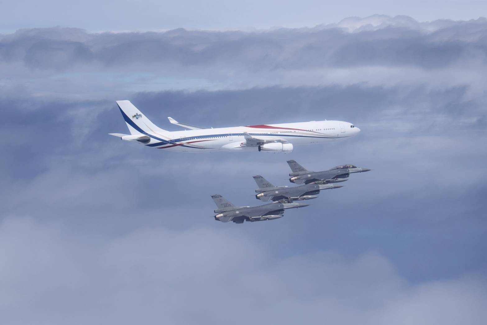 Taiwan F-16 fighter jets escort Eswatini King's aircraft with President Lai Ching-te onboard on Monday. (Military News Agency photo)