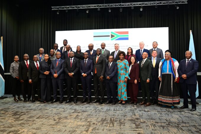 Ministers and senior government officials from Botswana and South Africa pose for a group photo