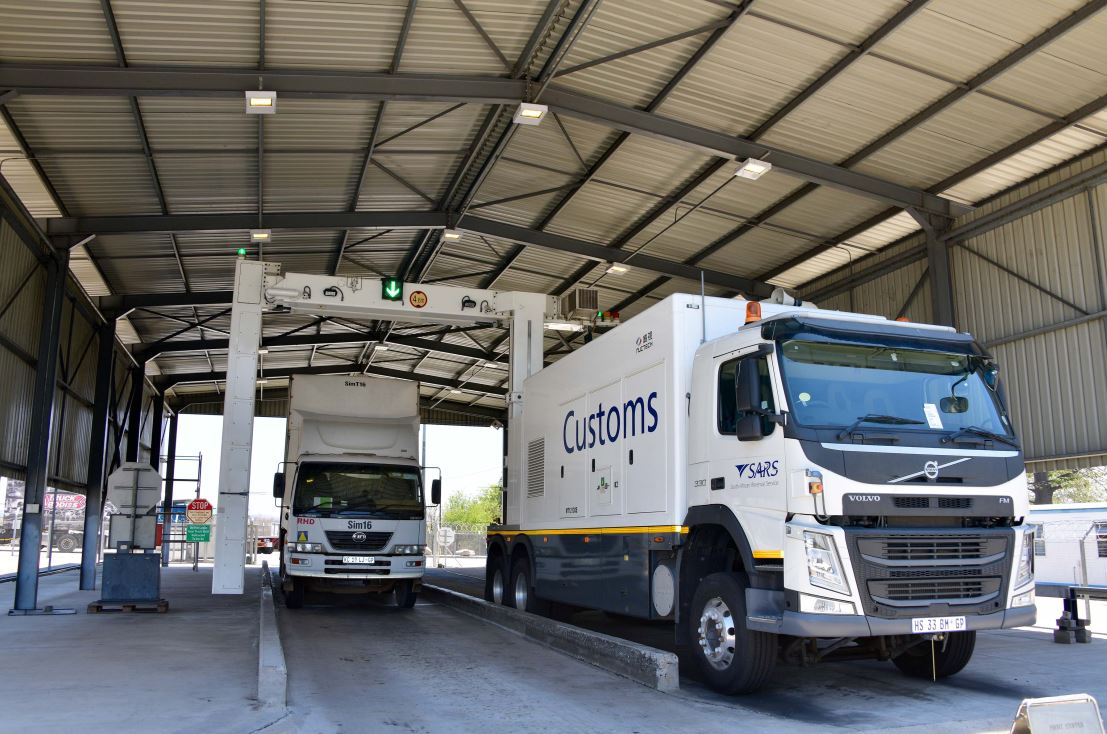 SARS customs vehicles pictured at a South African port of entry, where officials will be deployed from next month to assist travellers in declaring foreign-registered vehicles on the Traveller Management System. Photo: SARS