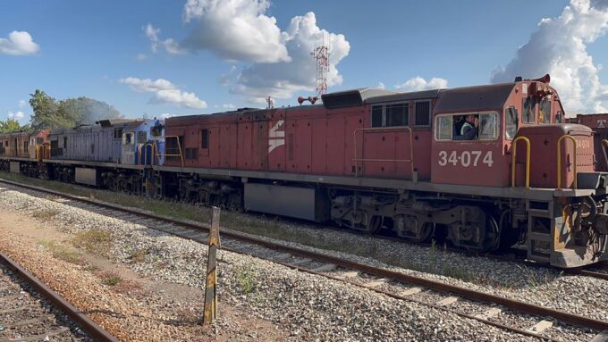 A Botswana Railways freight train on the move. The railway operator launched a trial of direct through-working freight trains from South Africa into Gaborone on 19 May 2026, aiming to cut transit delays and reduce costs along the cross-border rail corridor. Photo by Railways Africa