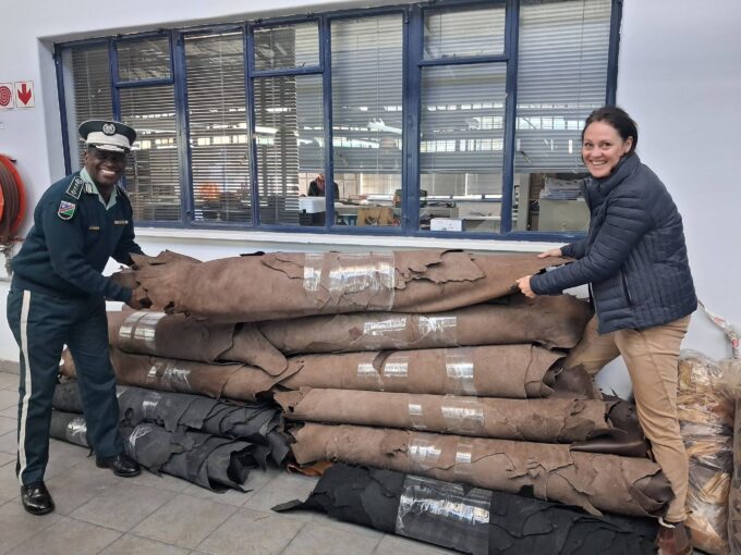 Nakara Managing Director Max Schaefes hands over leather valued at N$100,000 to Namibian Correctional Service Deputy Commissioner-General for Correctional Operations Sam Shaalulange during a handover ceremony in Windhoek. (Photo: Namibian Correctional Service)