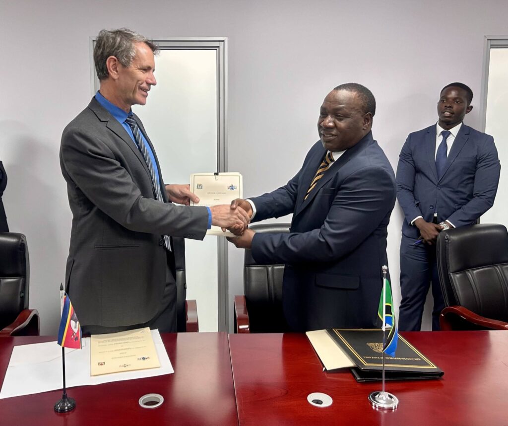 Minister of Finance Neal Rijkenberg and Tanzanian officials display the Memoranda of Understanding signed to strengthen cooperation on the adoption and implementation of International Public Sector Accounting Standards (IPSAS). Photo by Ministry of Finance, Eswatini.