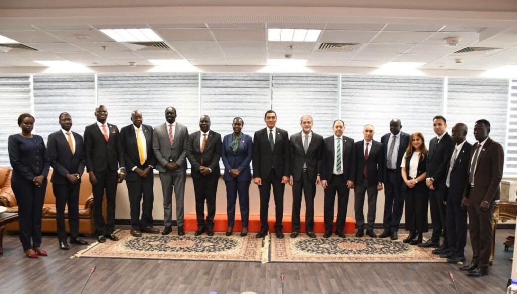 Egyptian Minister of Youth and Sports Gohar Nabil and South Sudan’s Minister of Youth and Sports Atong Kuol Manyang Juuk pose for a group photo with their respective delegations following talks on joint youth and sports programmes, exchange of expertise and closer cooperation. Photo credit: Ministry of Youth and Sports, Egypt
