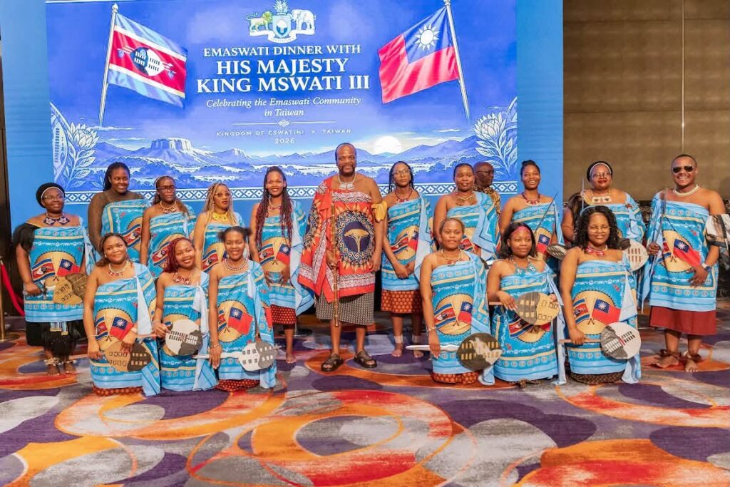 His Majesty King Mswati III poses for a group photograph with emaSwati students and citizens working in Taiwan during his engagement with the community in Taipei.